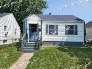 Building Photo - Updated 2 bedroom 1 bathroom house