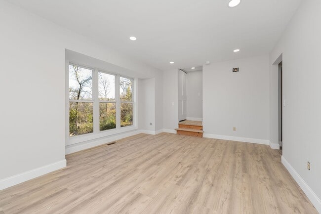 Building Photo - 7725 Timbercreek Ct