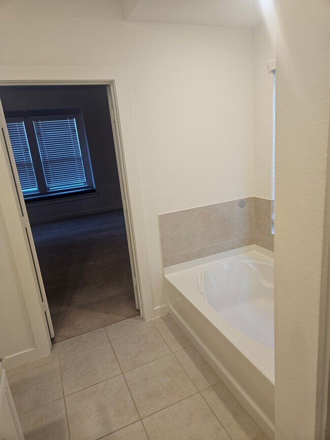 Building Photo - 5115 Klein Orchard Dr