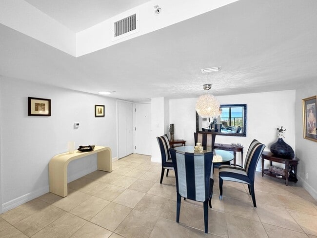 Building Photo - 3000 N Ocean Dr