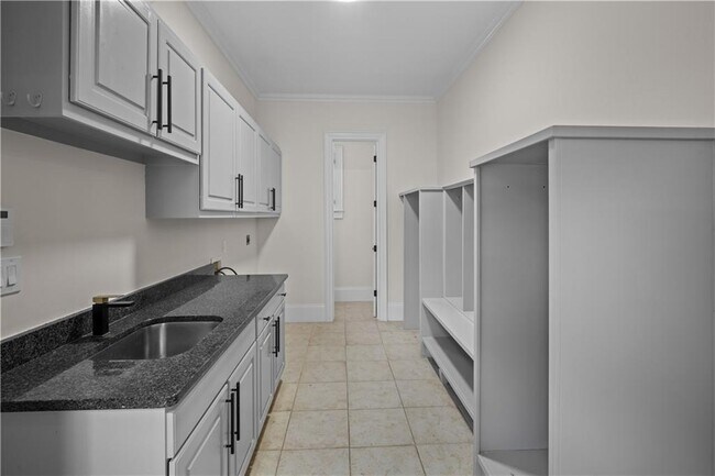 Building Photo - 8630 Moor Park Run