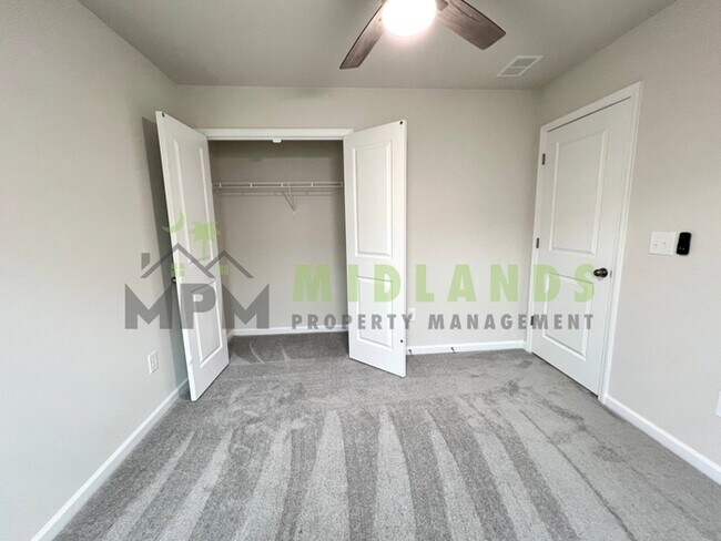 Building Photo - 1221C Champions Rest