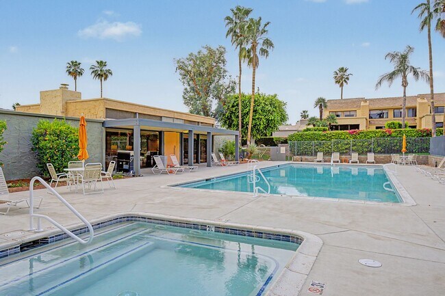 Building Photo - AVAILABLE NOW!! 2 Bedroom 3 Bathroom condo in Palm Springs!
