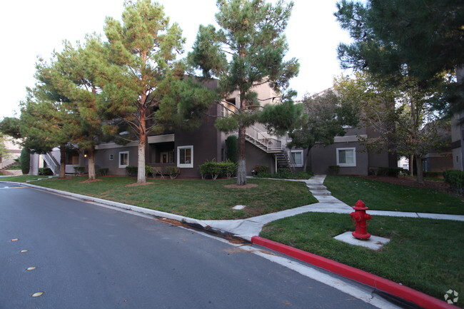 Building Photo - Spanish Palms