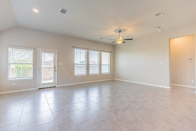 Building Photo - 2034 Carter Ln