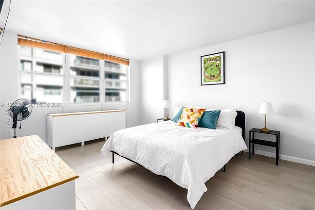 Building Photo - 6917 Collins Ave