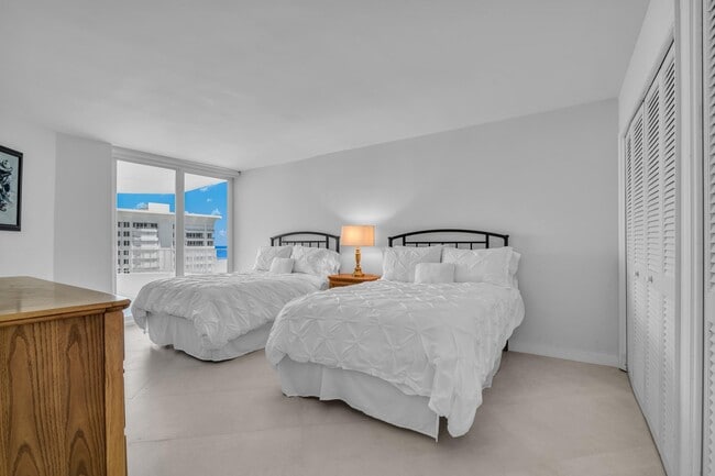 Building Photo - 550 S Ocean Blvd
