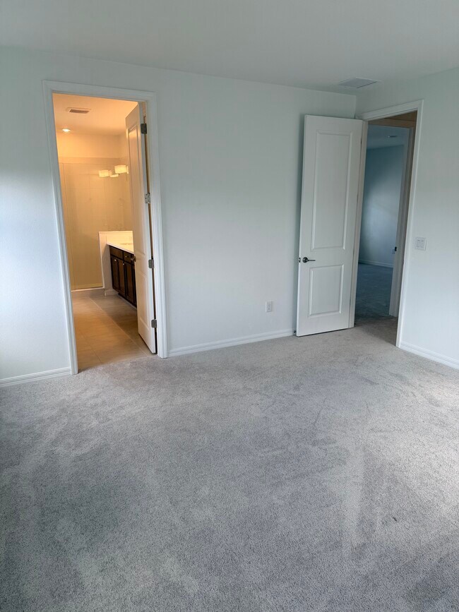 Building Photo - 15077 Shady Palms Ln