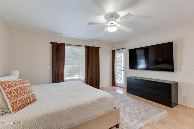 Building Photo - 2647 N Miller Rd