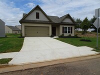 Building Photo - Quiet single-family home