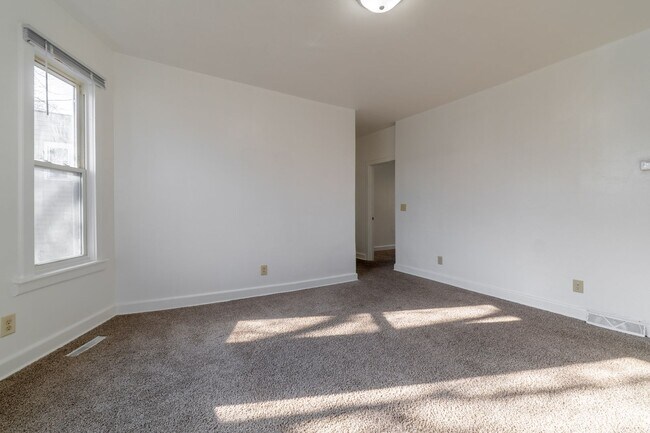 Building Photo - 5432 23rd Ave