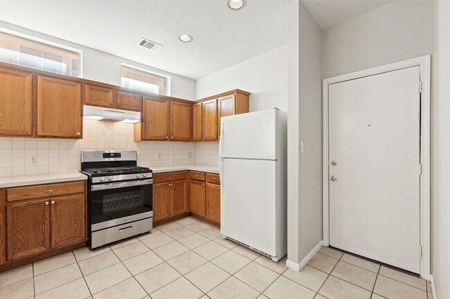 Building Photo - 15812 Opal Fire Dr