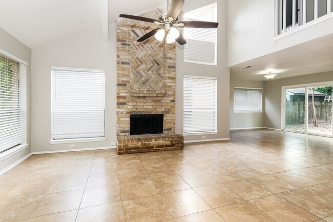 Building Photo - 2322 Piddler Dr
