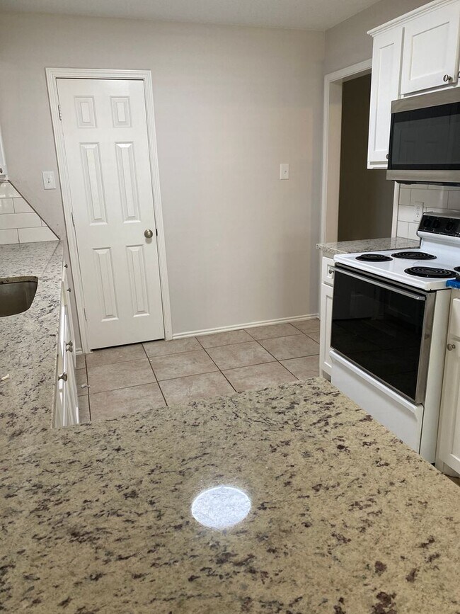 Building Photo - 7901 Albany Ave