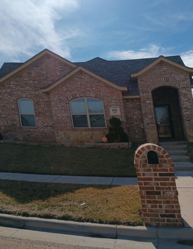 Primary Photo - Hinge Property Management