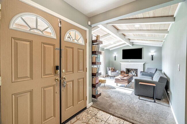 Building Photo - Stylish & Comfort Home in Prime San Jose Location