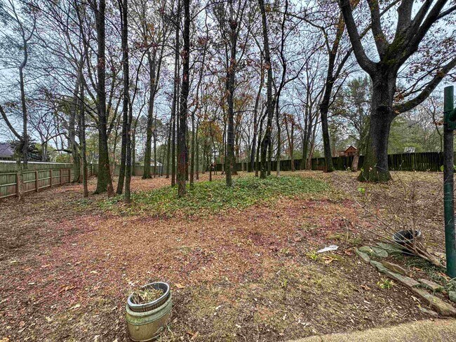 Building Photo - 2852 Leesburg Dr