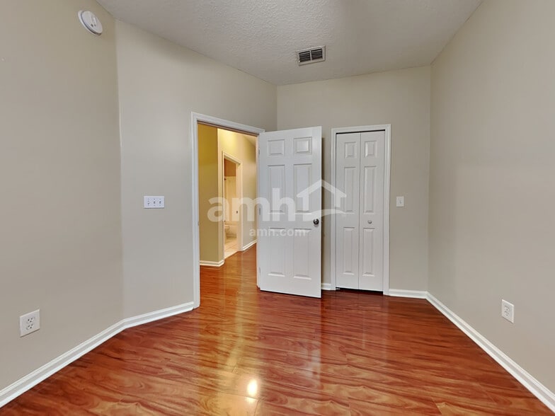 Building Photo - 658 Southland Ln