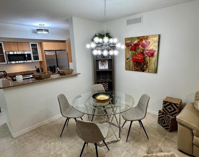 Building Photo - 625 Casa Loma Blvd