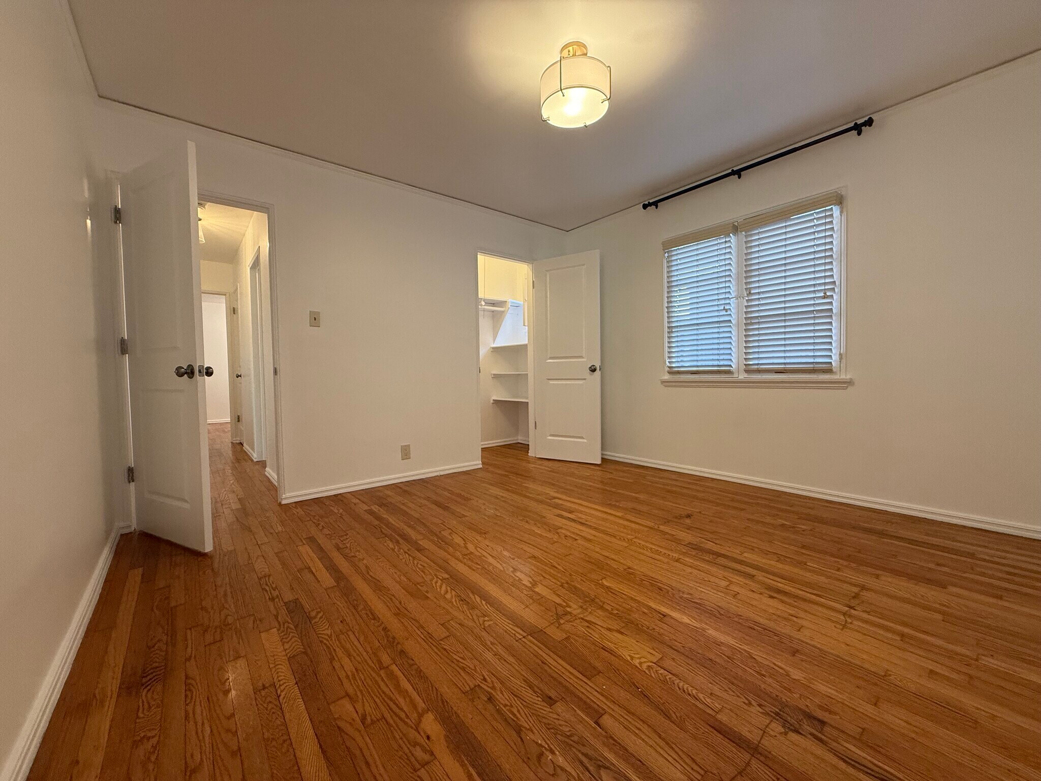 Building Photo - 911 14th St