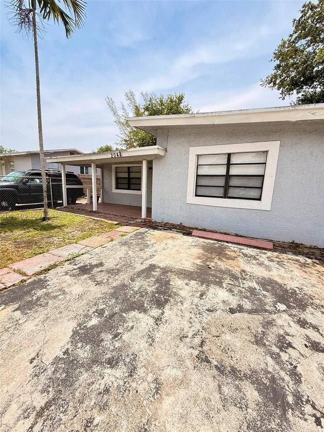 Building Photo - 204 NW 28th Ave