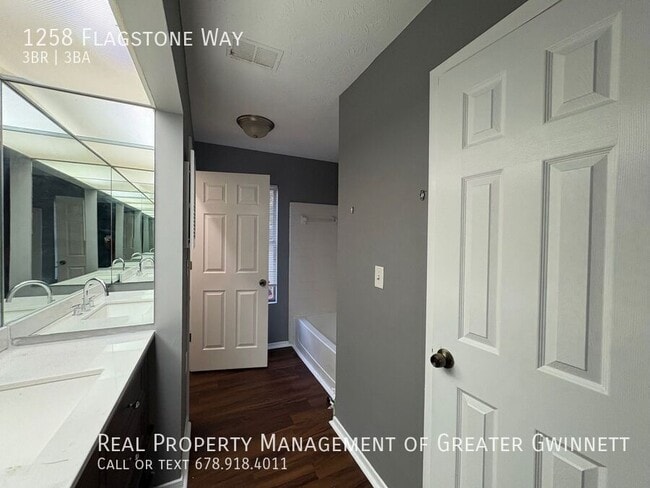 Building Photo - 1258 Flagstone Way NW