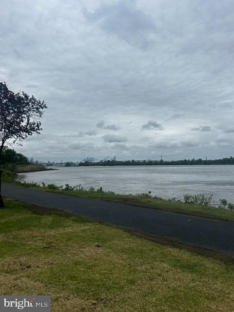 Building Photo - 428 Summit Ave