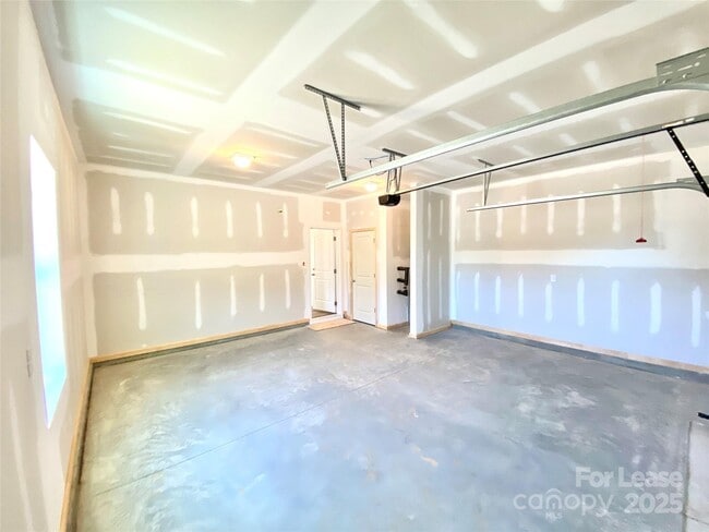 Building Photo - 8200 Waxhaw Hwy