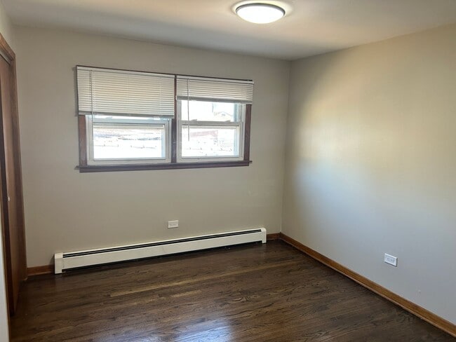 Building Photo - 5645 W 63rd Pl