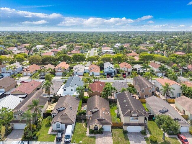 Building Photo - 14761 SW 156th Ave