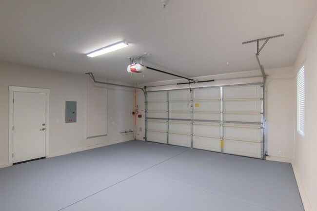Building Photo - 6073 Fallworth Dr