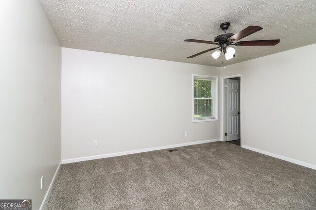 Building Photo - 3521 Stone Ridge Dr