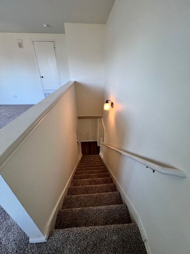 Building Photo - NorthPark / Taylor, TX / 4 bedrooms / Approx 2932 sq. ft. / Refrigerator / Washer & Dryer / New C...