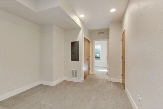 Building Photo - Modern 2BR Lafayette Home | Finished Basement, Garage & Quartz Kitchen