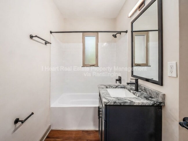 Building Photo - 1963 W Broad St