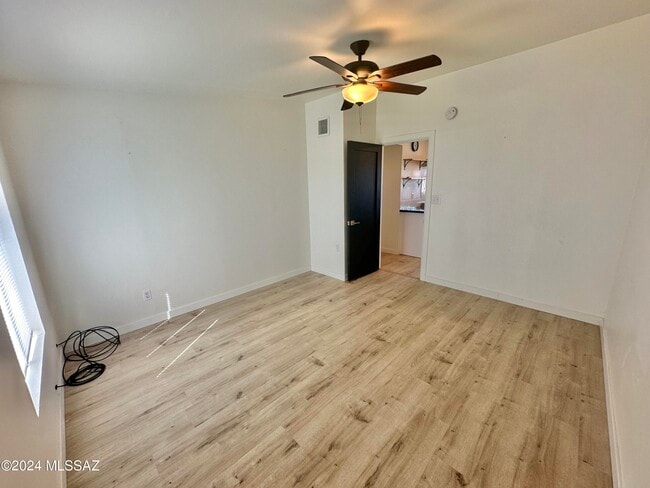 Building Photo - 227 S Ave B