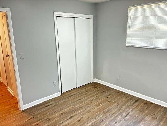 Building Photo - 7138 Conant Ave