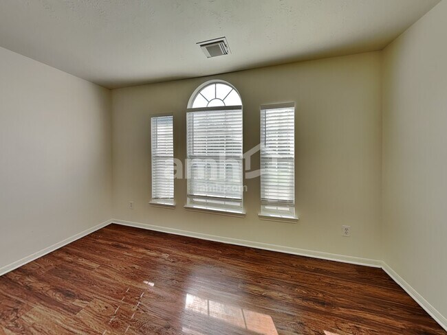 Building Photo - 3927 Dogwood Bough Ln