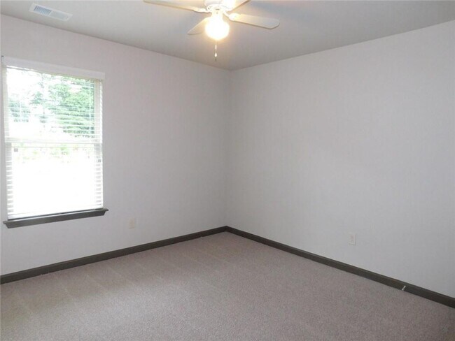 Building Photo - 3325 Ivey Ridge Rd NE