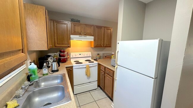 Building Photo - 448 Belmont Rd