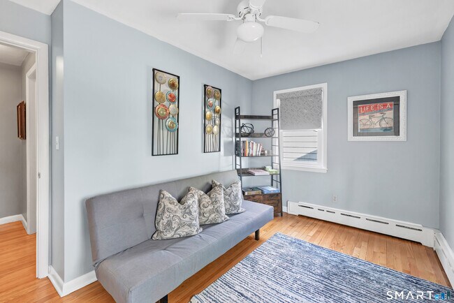 Building Photo - 150 Stiles St