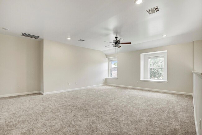 Building Photo - 309 Camperdown Elm Dr