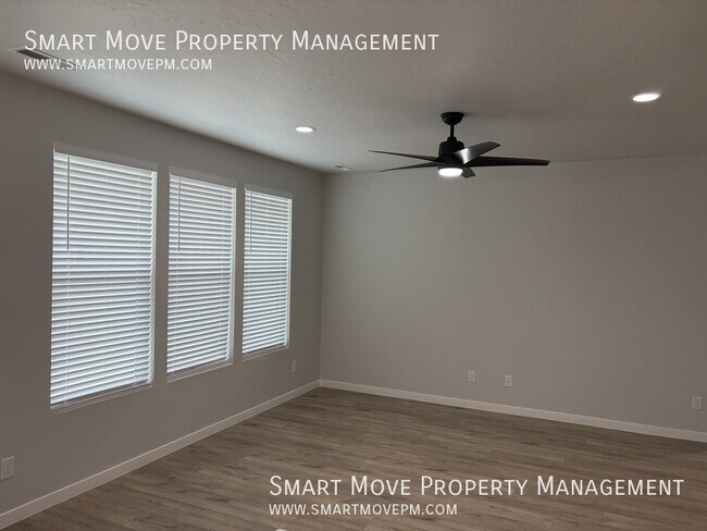 Building Photo - 611 W Snowy Owl St