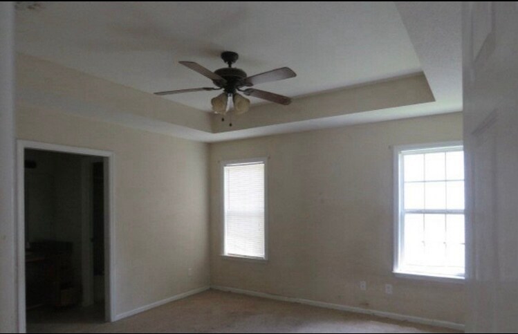 Building Photo - 1624 Fresno St