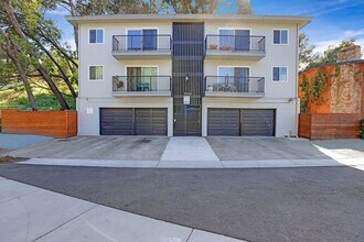 Building Photo - 3554 Pierson St