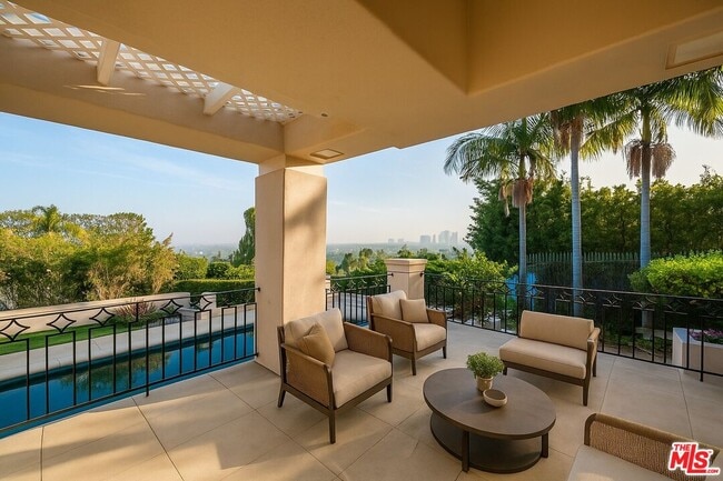 Building Photo - 1136 Calle Vista Dr