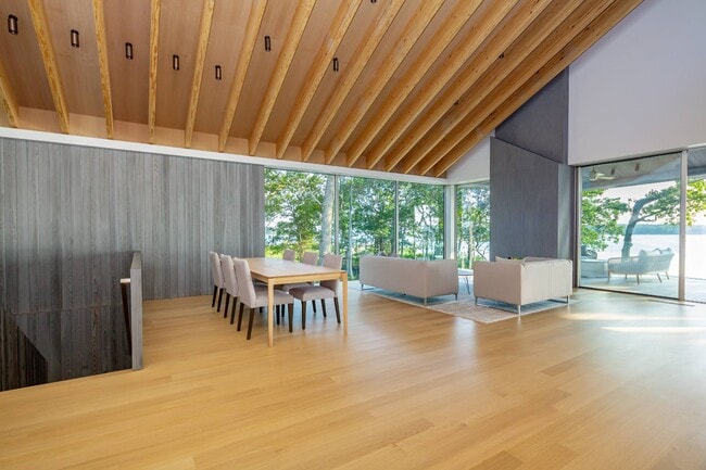 Building Photo - 47L S Ferry Rd