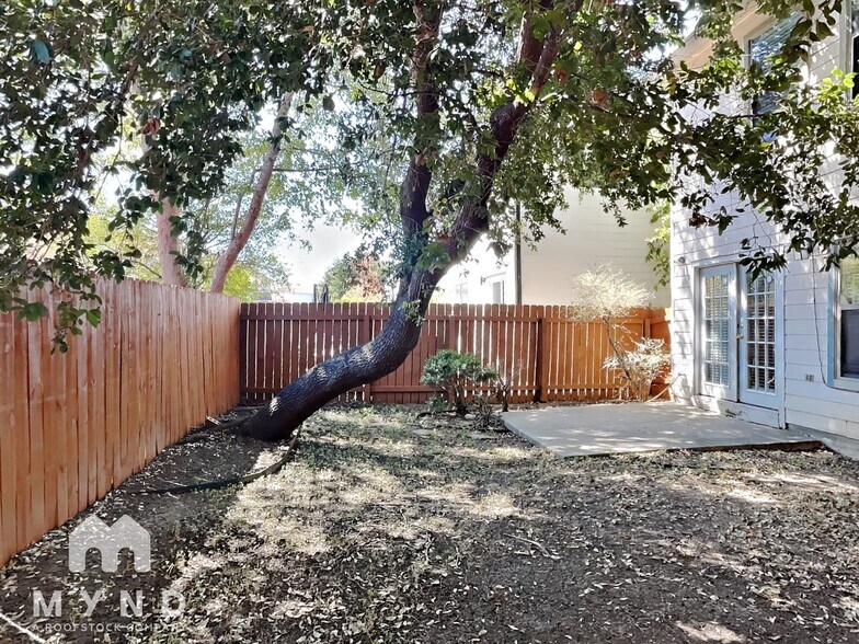 Building Photo - 6905 Doyal Dr