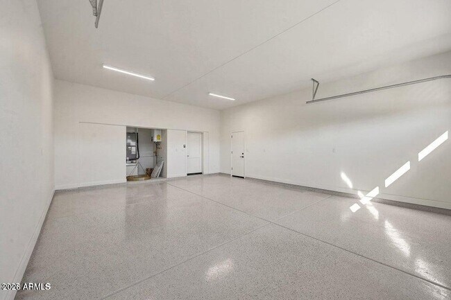 Building Photo - 6050 E Hollyhock St
