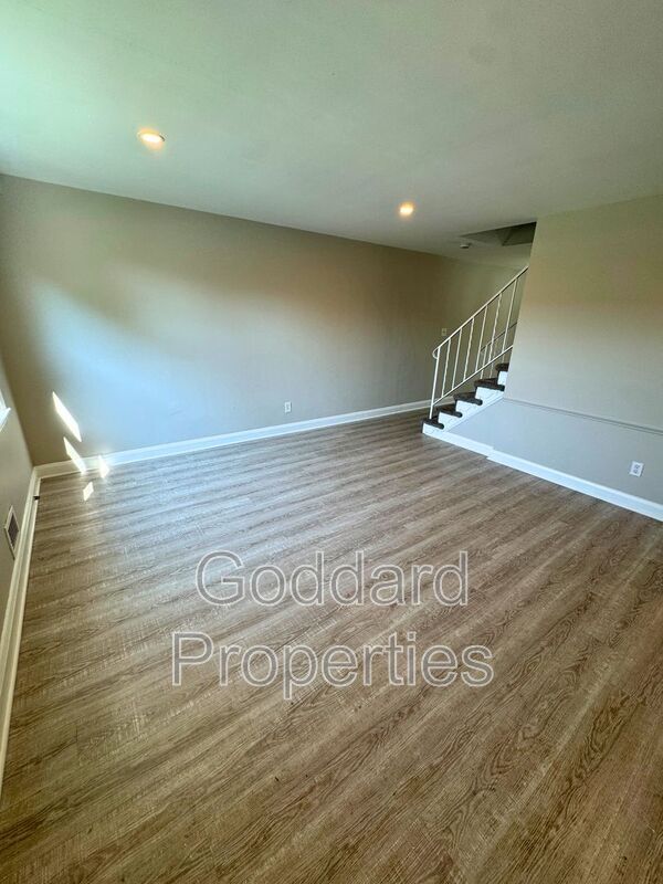 Building Photo - 1214 Deanwood Rd